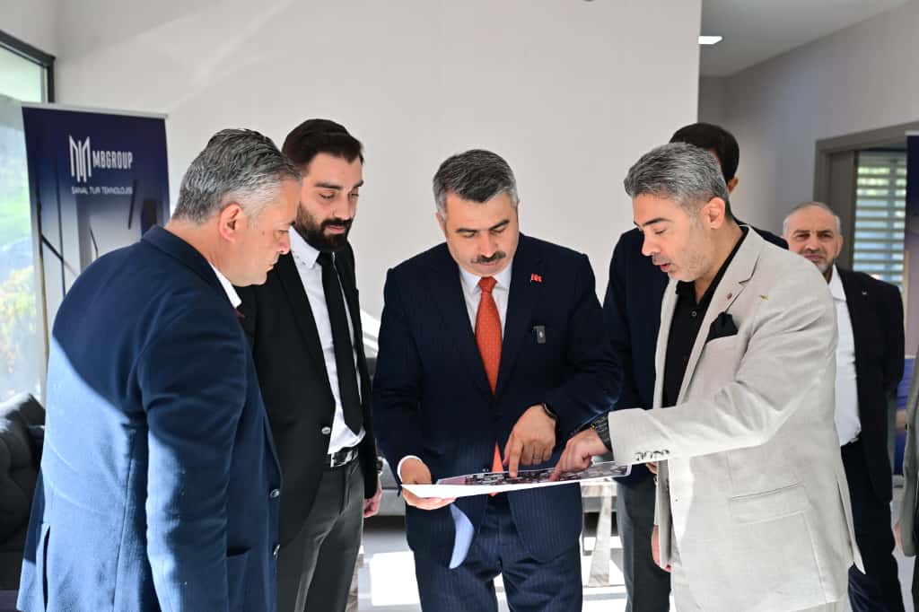 Yıldırım’da Merdivenli Yollar, Çıkmaz Sokaklar Caddelere Dönüşüyor.
